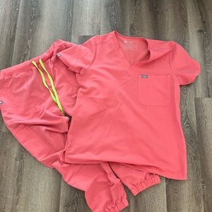 Scrub top scrub bottom